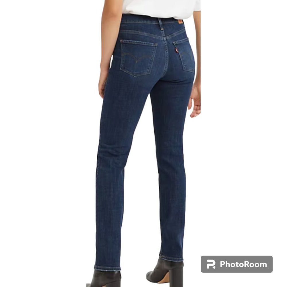 Levi's 314 Dark Wash Size 30